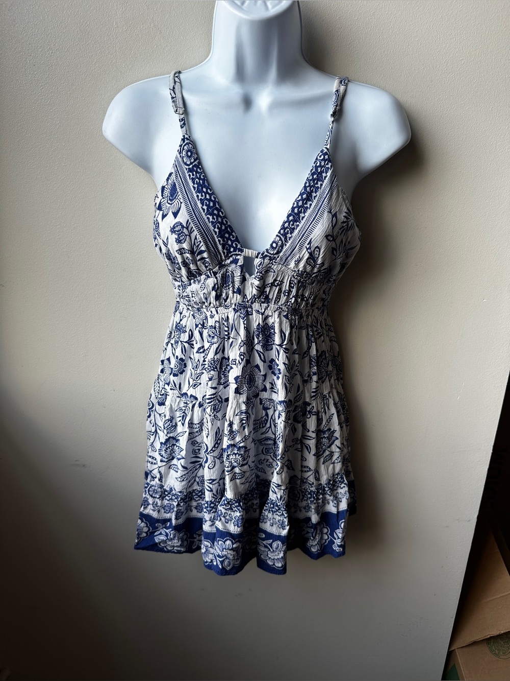 Angie Blue White Floral Mini Dress L Open Back Tie Boho Babydoll Rayon